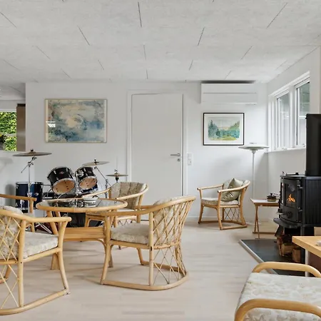7 Bedroom Stunning In * Dronningmolle